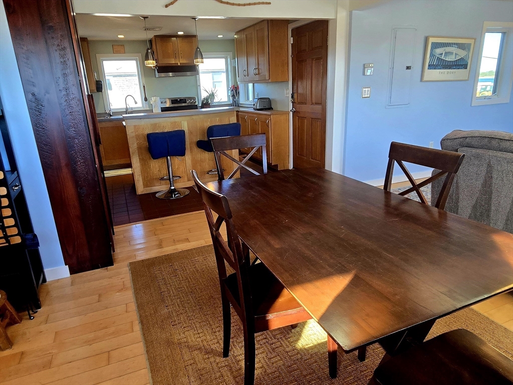 3 bed, 1 bath apartment for rent at 4 79th St Unit SHORT, Plum Island — photo 6 of 20