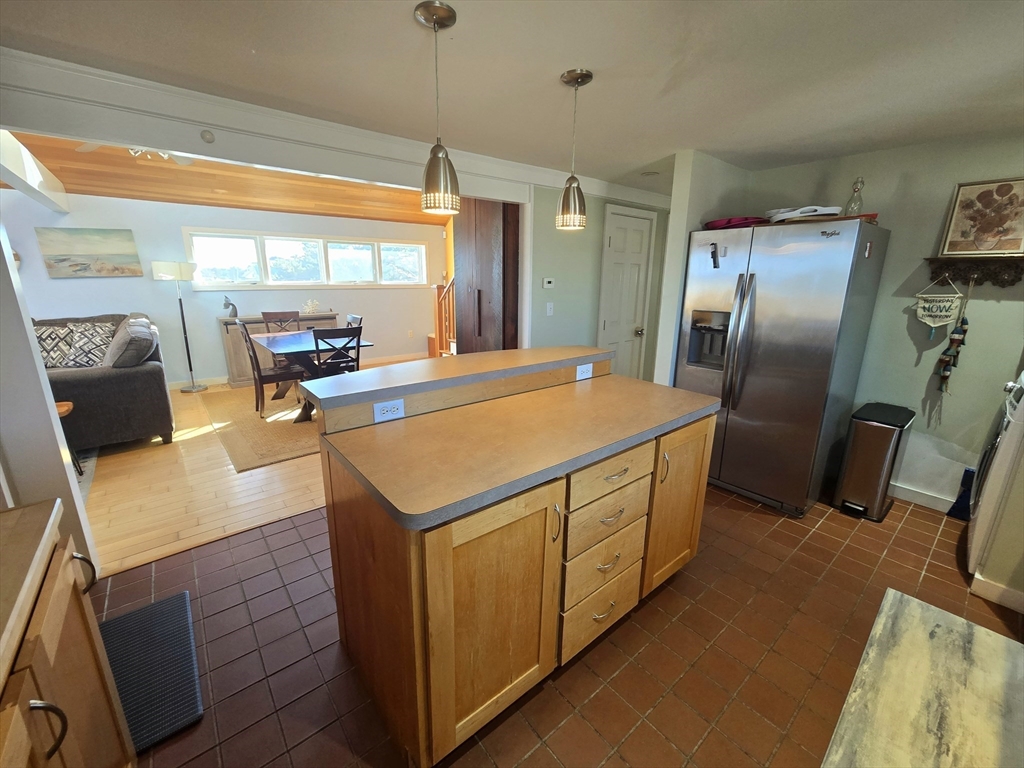 3 bed, 1 bath apartment for rent at 4 79th St Unit SHORT, Plum Island — photo 10 of 20