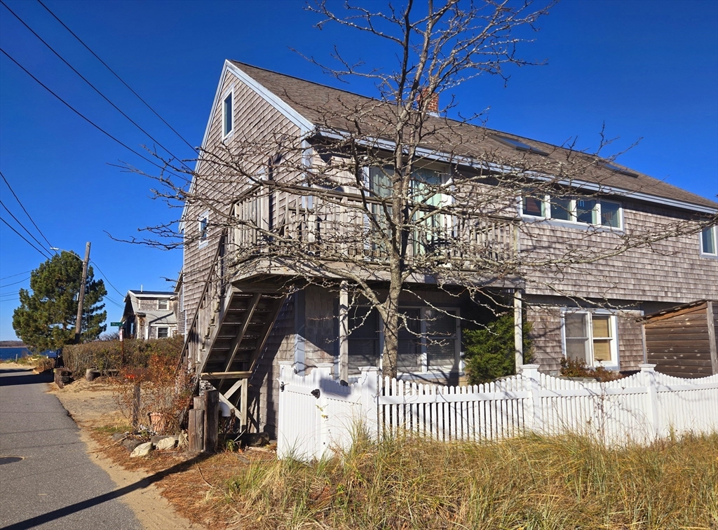 3 bed, 1 bath apartment for rent at 4 79th St Unit SHORT, Plum Island — photo 2 of 20