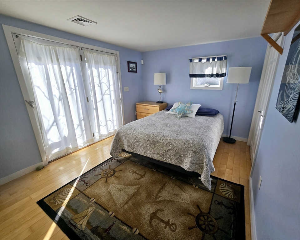 3 bed, 1 bath apartment for rent at 4 79th St Unit SHORT, Plum Island — photo 11 of 20
