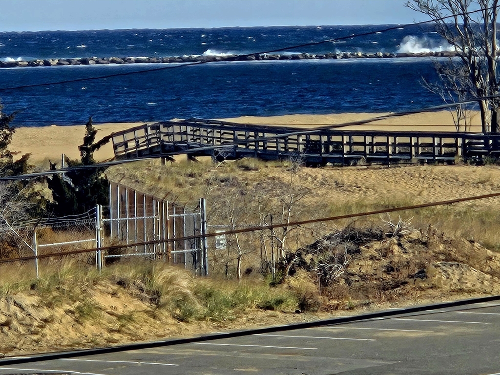 3 bed, 1 bath apartment for rent at 4 79th St Unit SHORT, Plum Island — photo 16 of 20