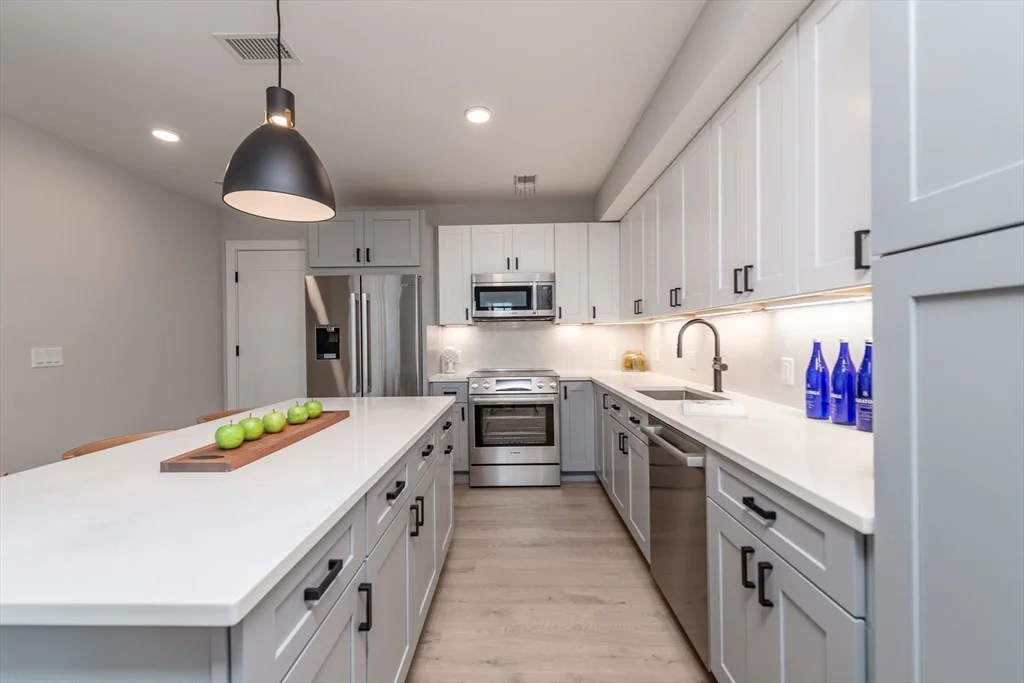 2 bed, 2 bath apartment for rent at 4-8 Frankin St Unit 403, Allston — photo 6 of 16