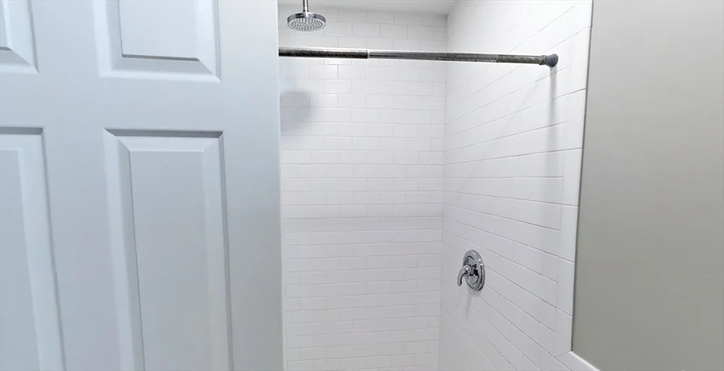 2 bed, 1 bath apartment for rent at 4-A Weld Ave Unit 1, Jamaica Plain — photo 5 of 8