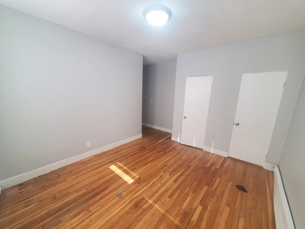 3 bed, 1 bath apartment for rent at 4 Abbotsford Unit 7, Dorchester — photo 11 of 16