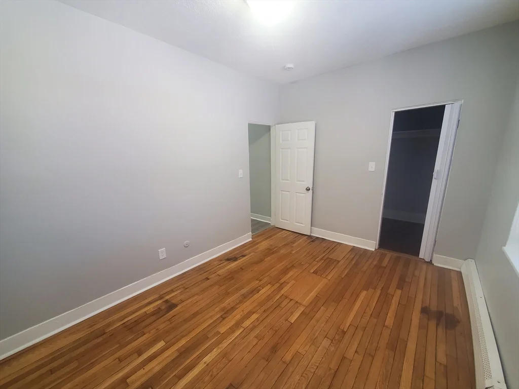 3 bed, 1 bath apartment for rent at 4 Abbotsford Unit 7, Dorchester — photo 5 of 16