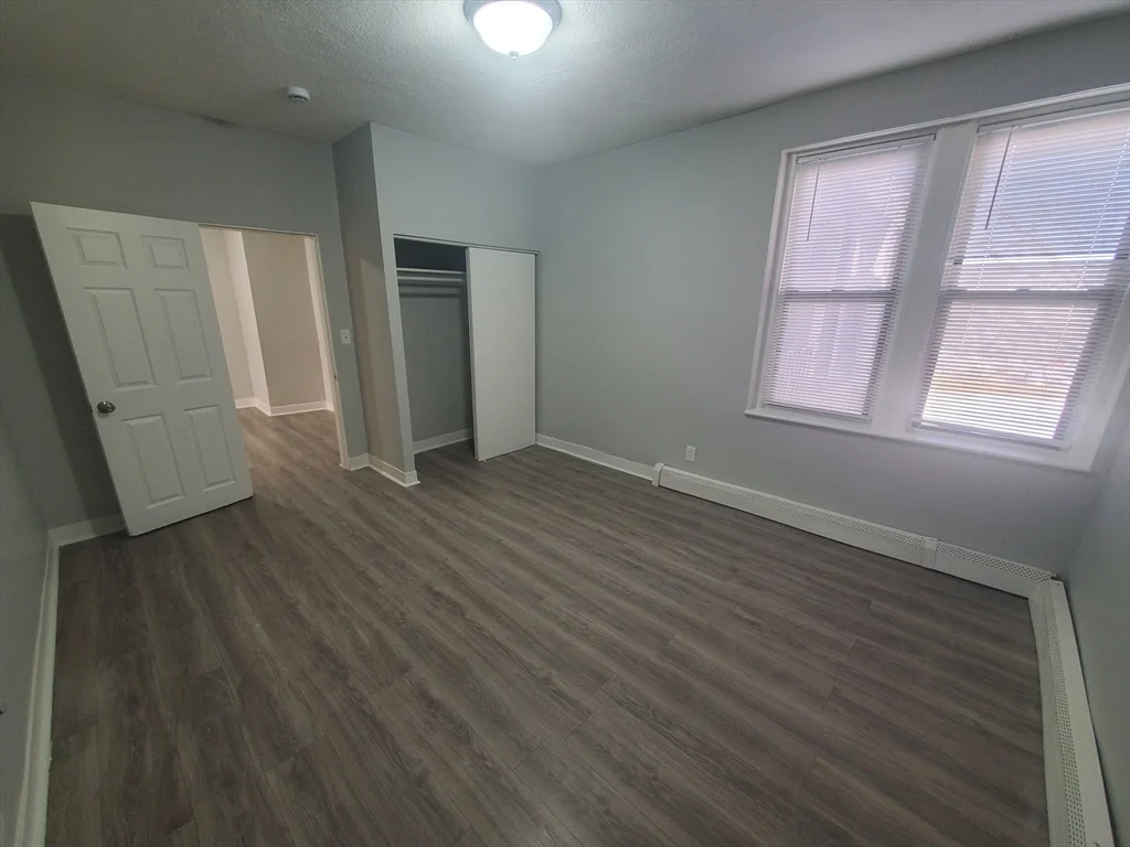 3 bed, 1 bath apartment for rent at 4 Abbotsford Unit 7, Dorchester — photo 8 of 16