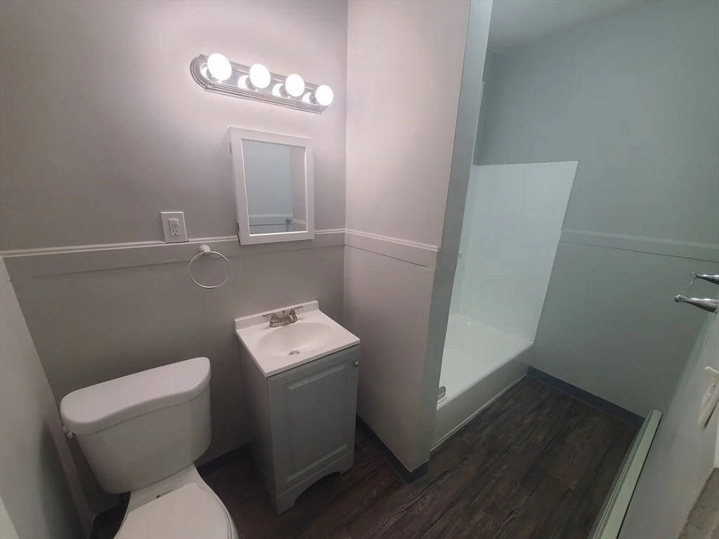 3 bed, 1 bath apartment for rent at 4 Abbotsford Unit 7, Dorchester — photo 13 of 16