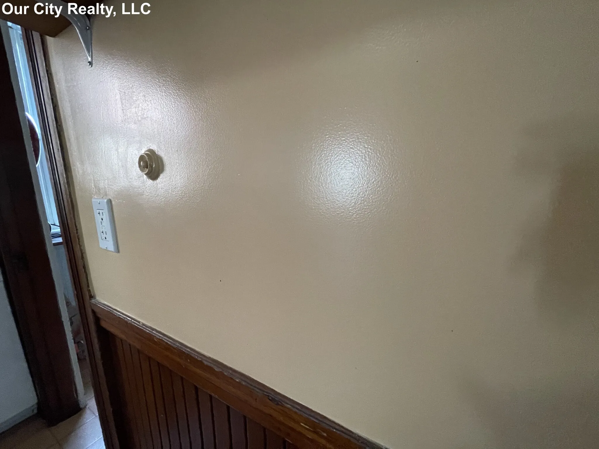 3 bed, 1 bath apartment for rent at 4 Aberdeen Rd Unit 2, Powder House Square — photo 16 of 20