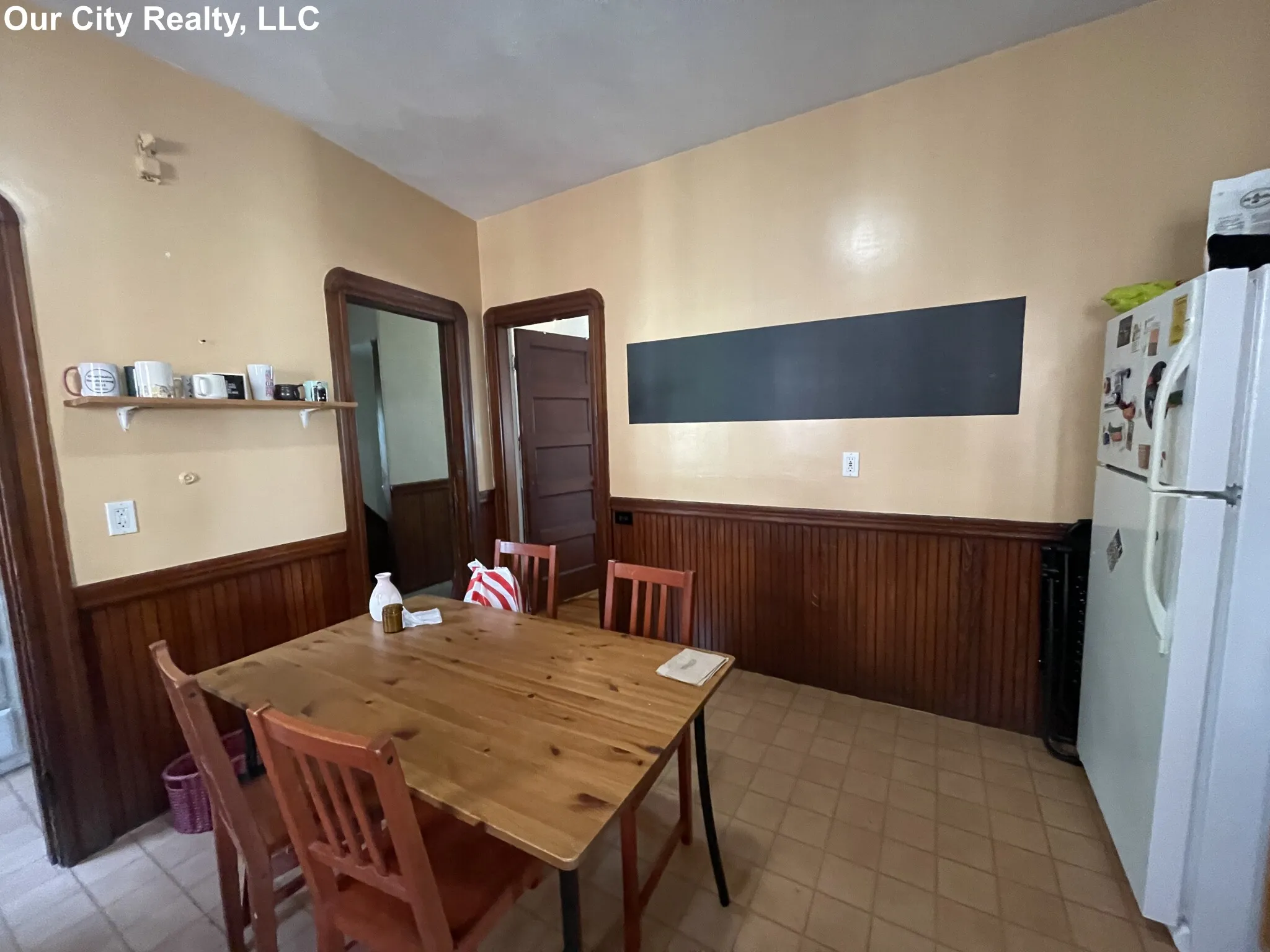 3 bed, 1 bath apartment for rent at 4 Aberdeen Rd Unit 2, Powder House Square — photo 12 of 20