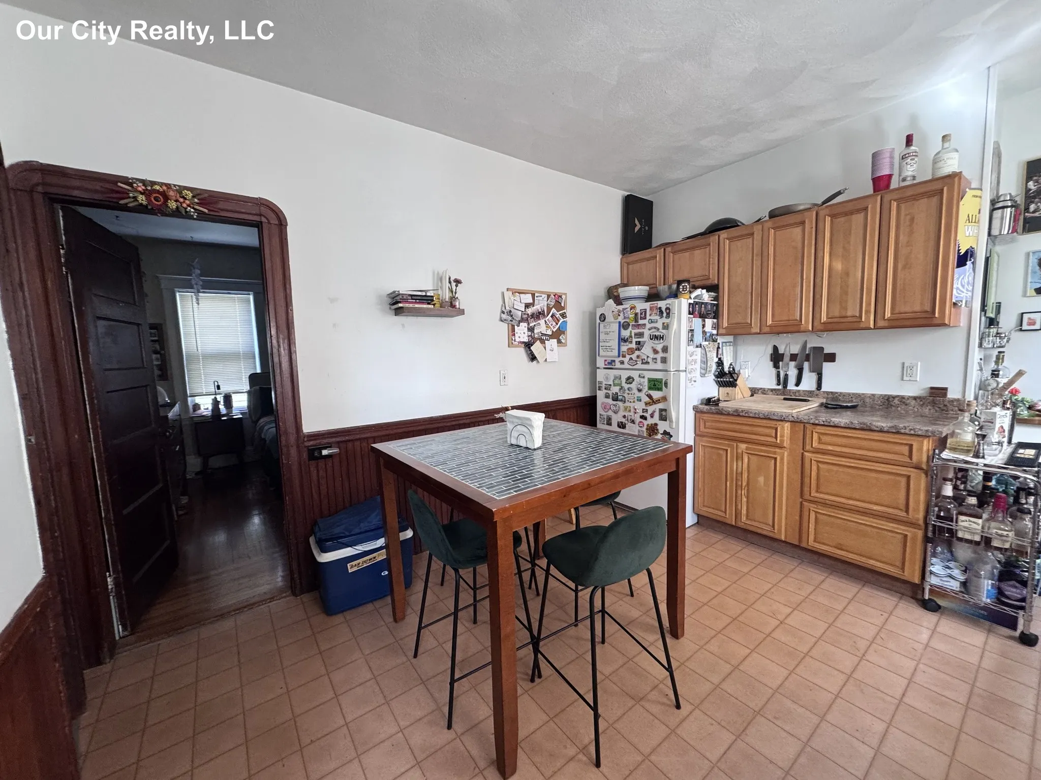 3 bed, 1 bath apartment for rent at 4 Aberdeen Rd Unit 2, Powder House Square — photo 1 of 20