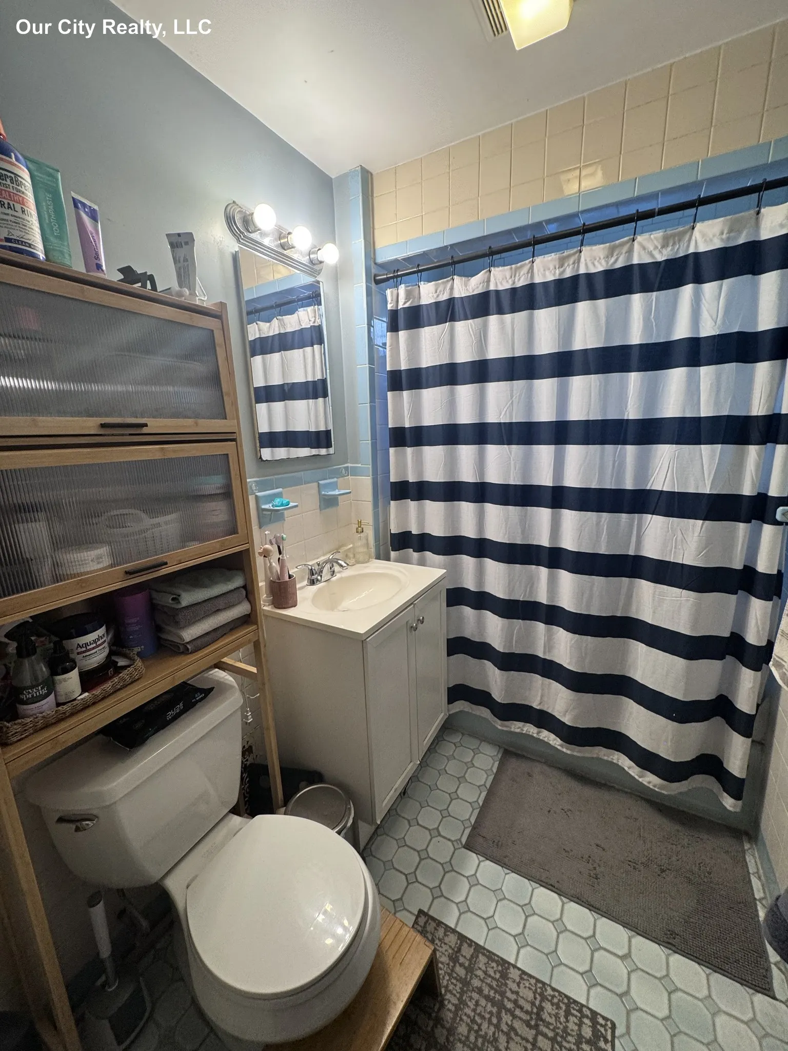 3 bed, 1 bath apartment for rent at 4 Aberdeen Rd Unit 2, Powder House Square — photo 8 of 20