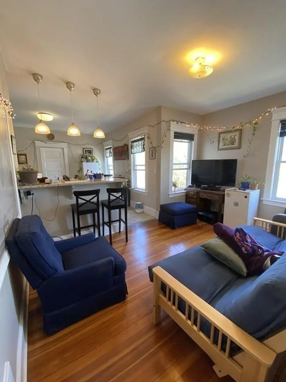 3 bed, 1 bath apartment for rent at 4 Adamson St Unit 4, Allston — photo 11 of 12