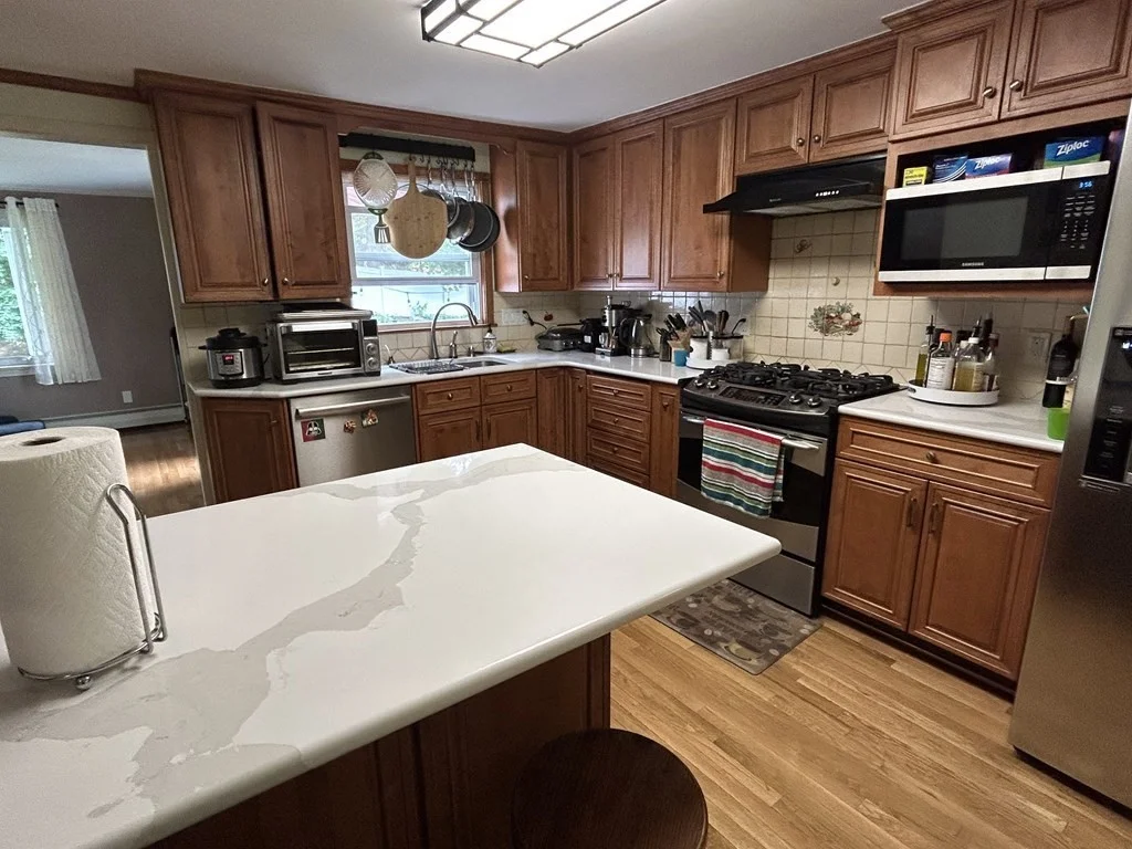 5 bed, 2 bath apartment for rent at 4 Albamont Rd Unit 0, Winchester — photo 3 of 27