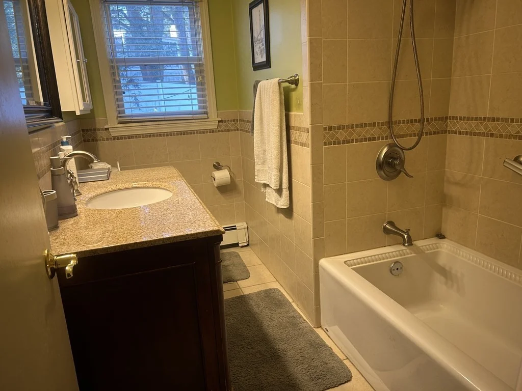 5 bed, 2 bath apartment for rent at 4 Albamont Rd Unit 0, Winchester — photo 16 of 27