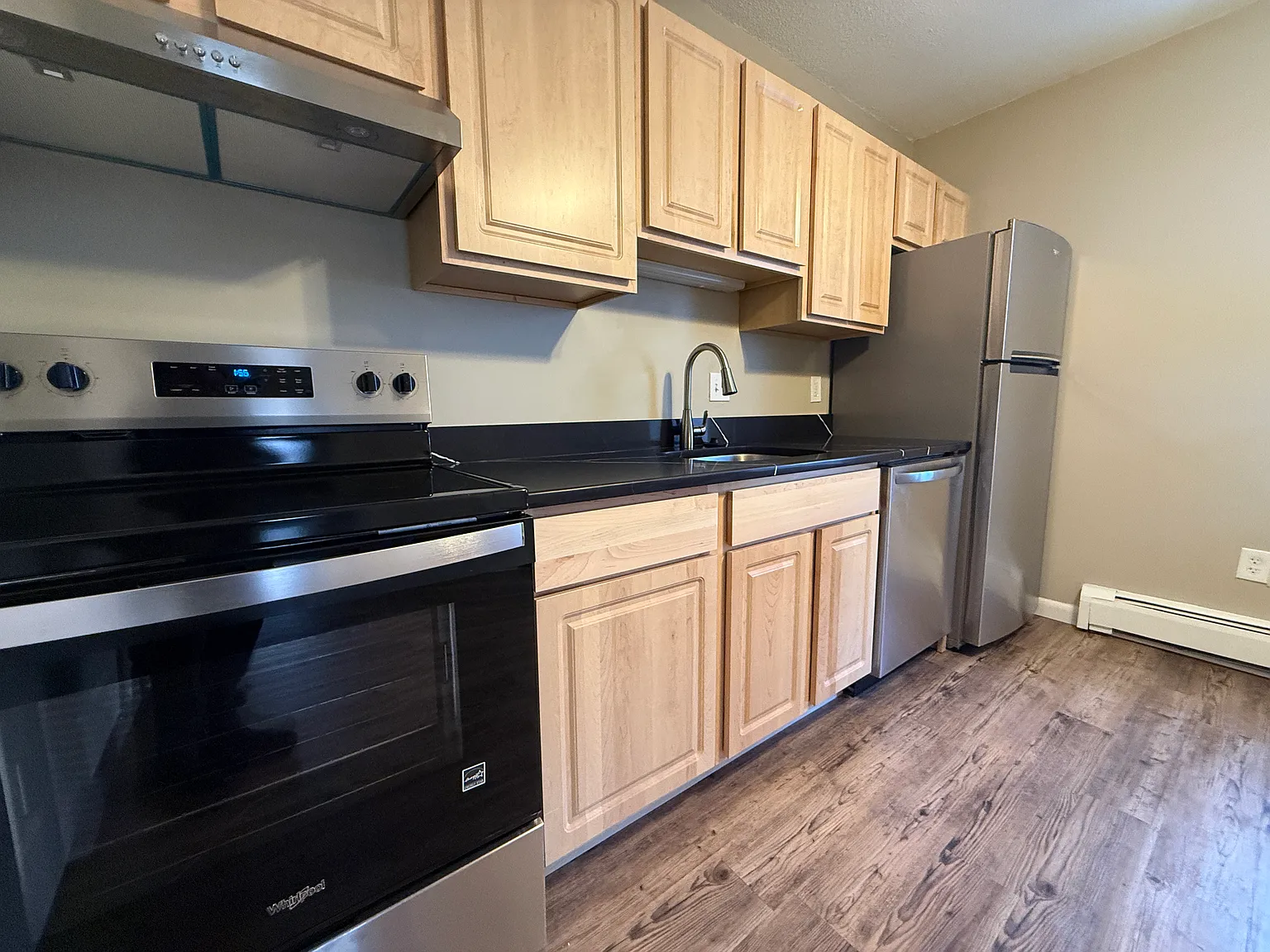 3 bed, 1 bath apartment for rent at 4 Albemarle Ct Unit C, Back Bay — photo 3 of 11