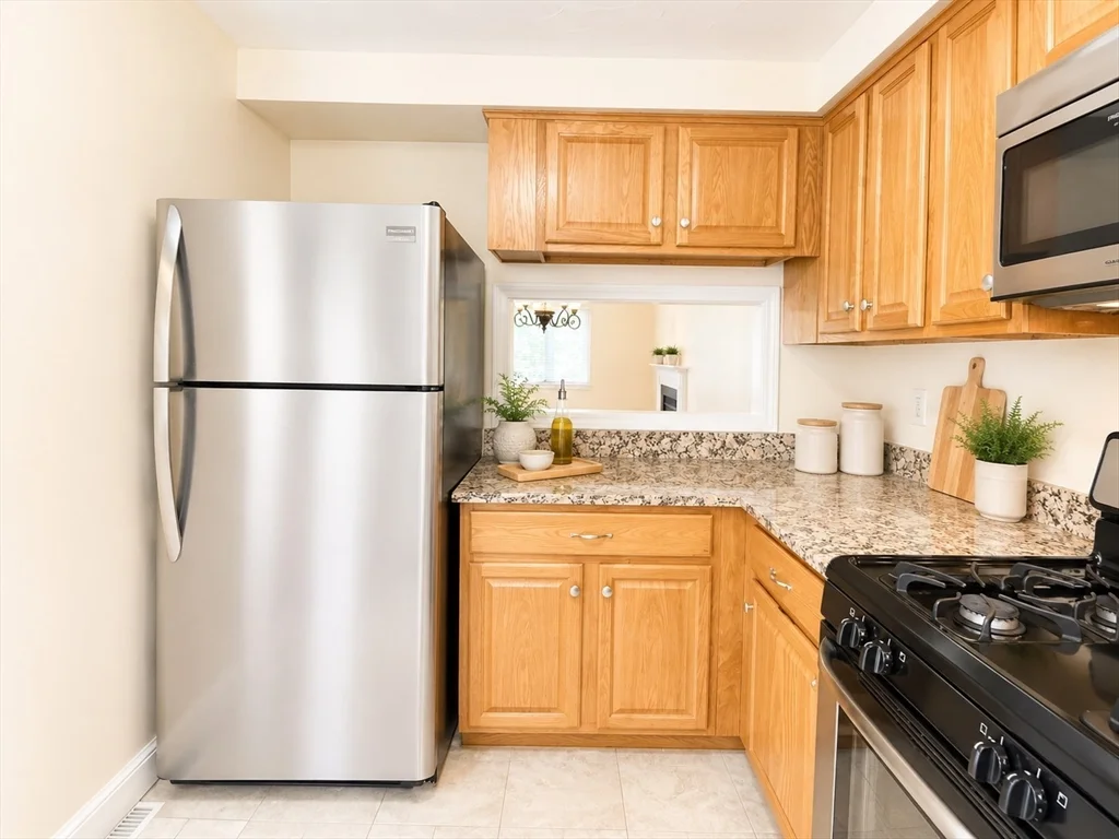 2 bed, 1 bath apartment for rent at 4 Alcott Circle Unit 4, Taunton — photo 5 of 13