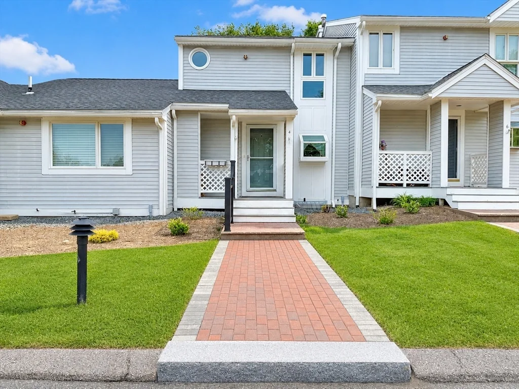 2 bed, 1 bath apartment for rent at 4 Alcott Circle Unit 4, Taunton — photo 1 of 13