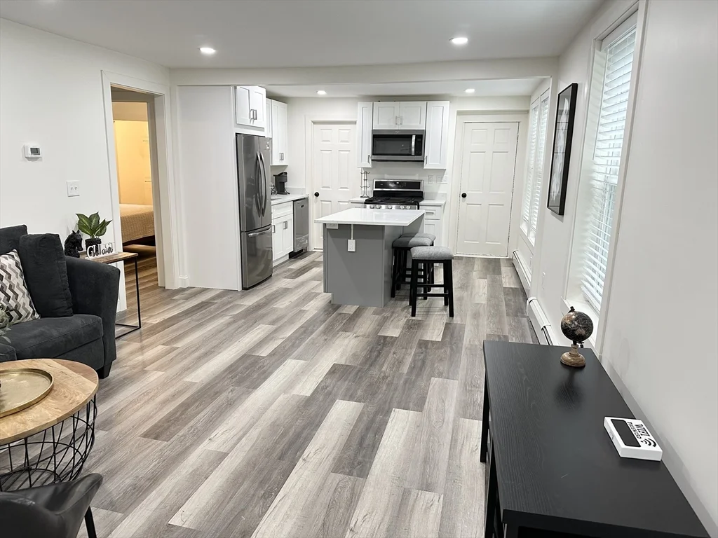 2 bed, 1 bath apartment for rent at 4 Allen St Unit 1, Shawsheen Village — photo 2 of 9