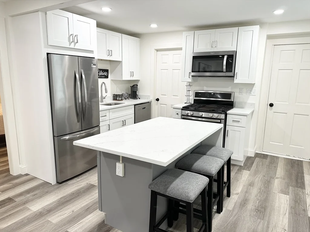 2 bed, 1 bath apartment for rent at 4 Allen St Unit 1, Shawsheen Village — photo 3 of 9