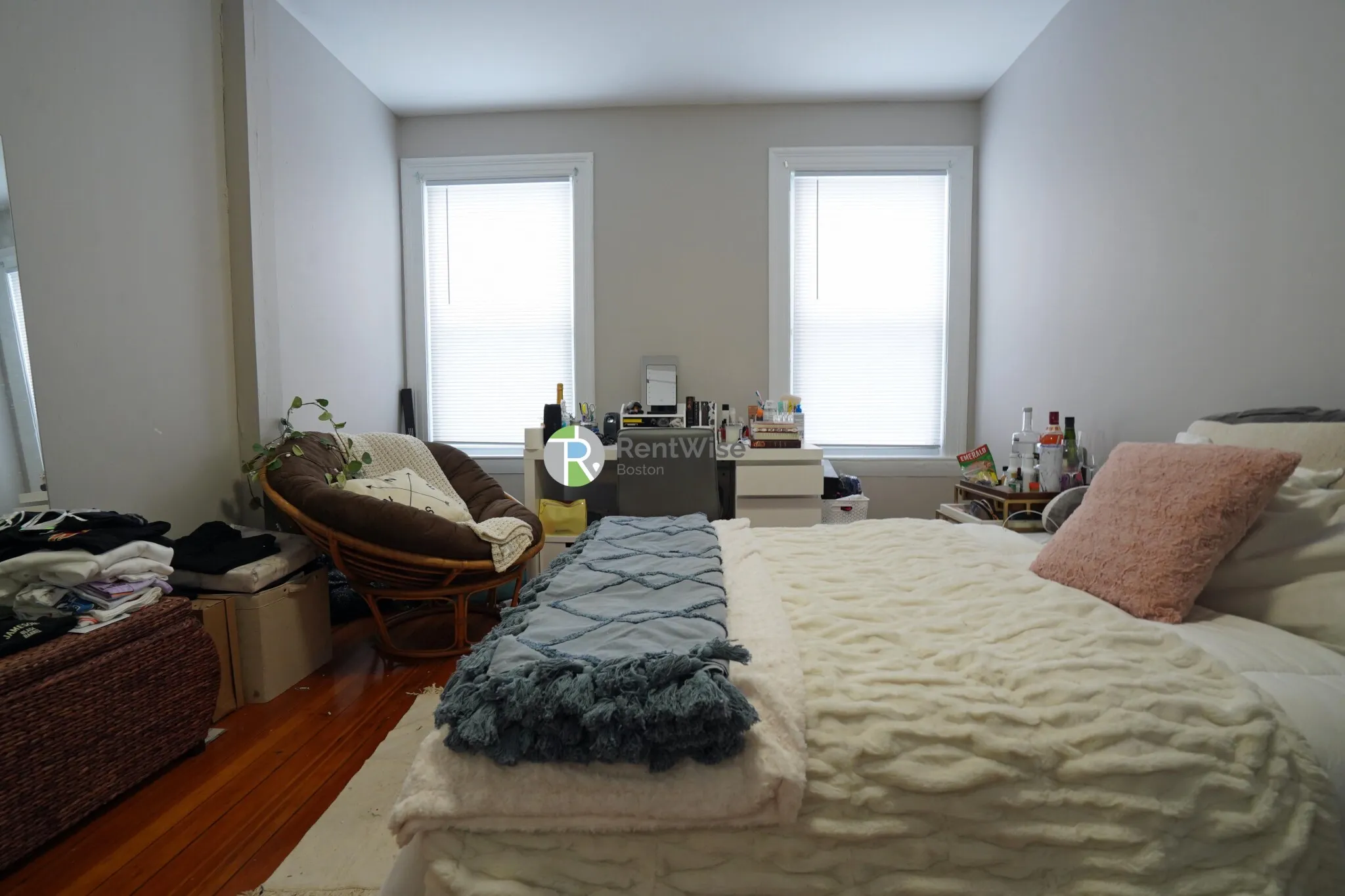 3 bed, 2 bath apartment for rent at 4 Ashford Ct Unit 1, Allston — photo 17 of 24