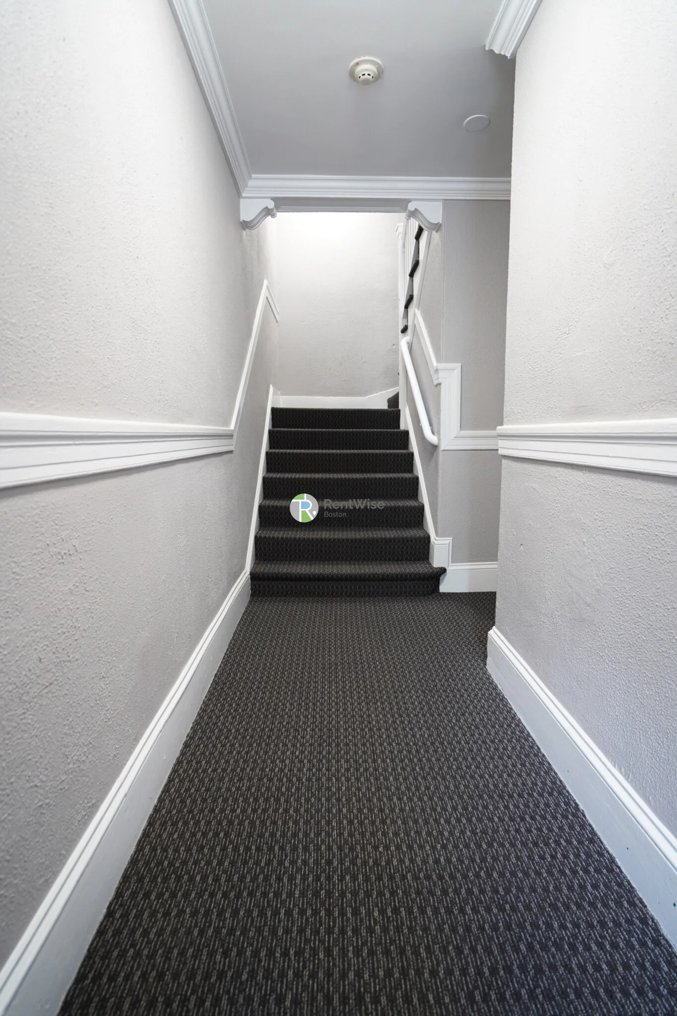 3 bed, 2 bath apartment for rent at 4 Ashford Ct Unit 1, Allston — photo 23 of 24