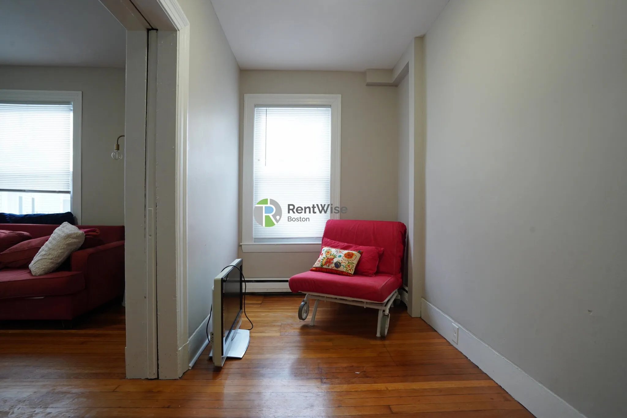 3 bed, 2 bath apartment for rent at 4 Ashford Ct Unit 1, Allston — photo 4 of 24