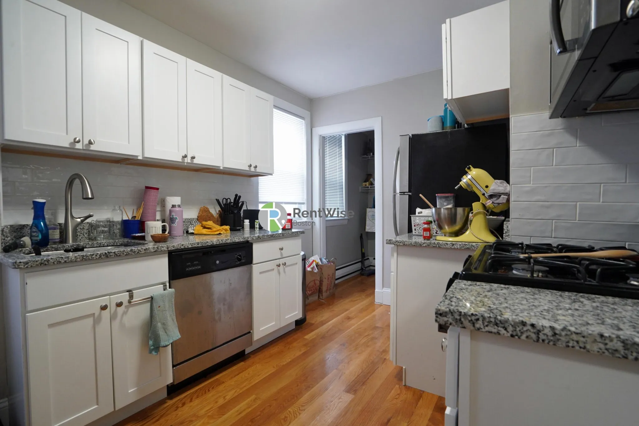 3 bed, 2 bath apartment for rent at 4 Ashford Ct Unit 1, Allston — photo 6 of 24