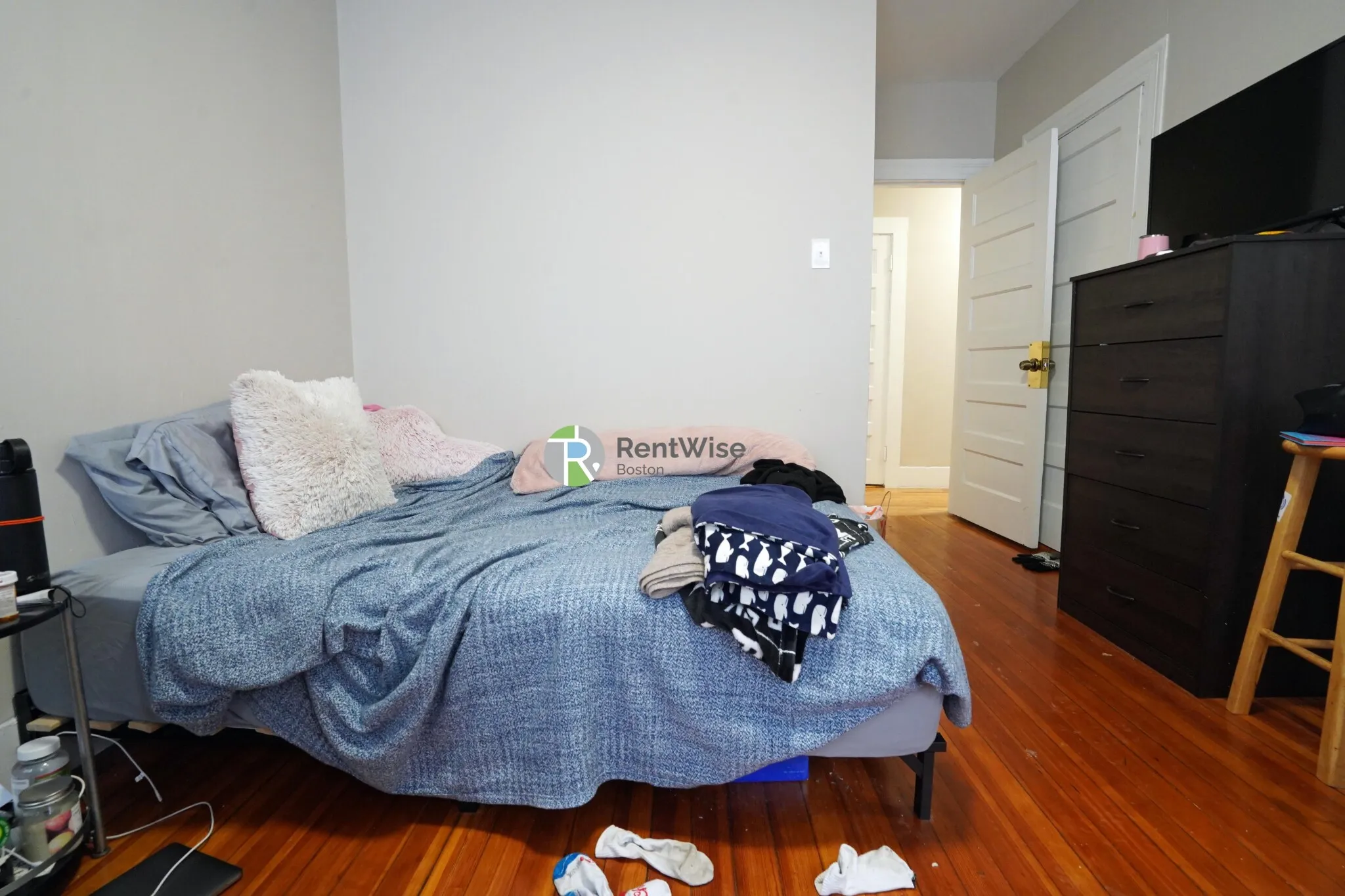 3 bed, 2 bath apartment for rent at 4 Ashford Ct Unit 1, Allston — photo 11 of 24