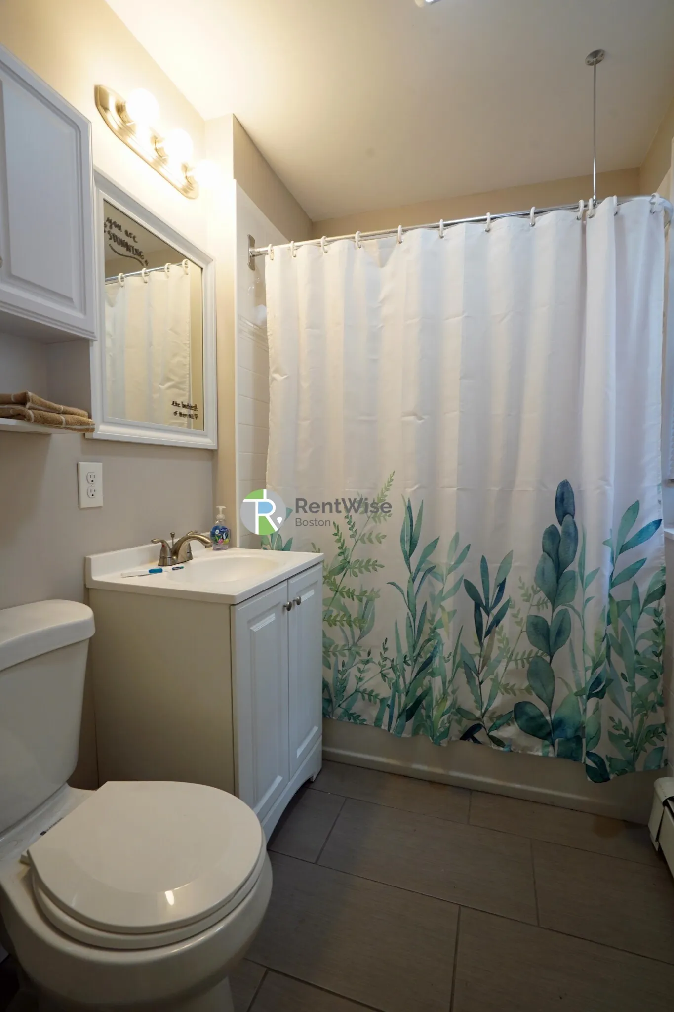 3 bed, 2 bath apartment for rent at 4 Ashford Ct Unit 1, Allston — photo 14 of 24