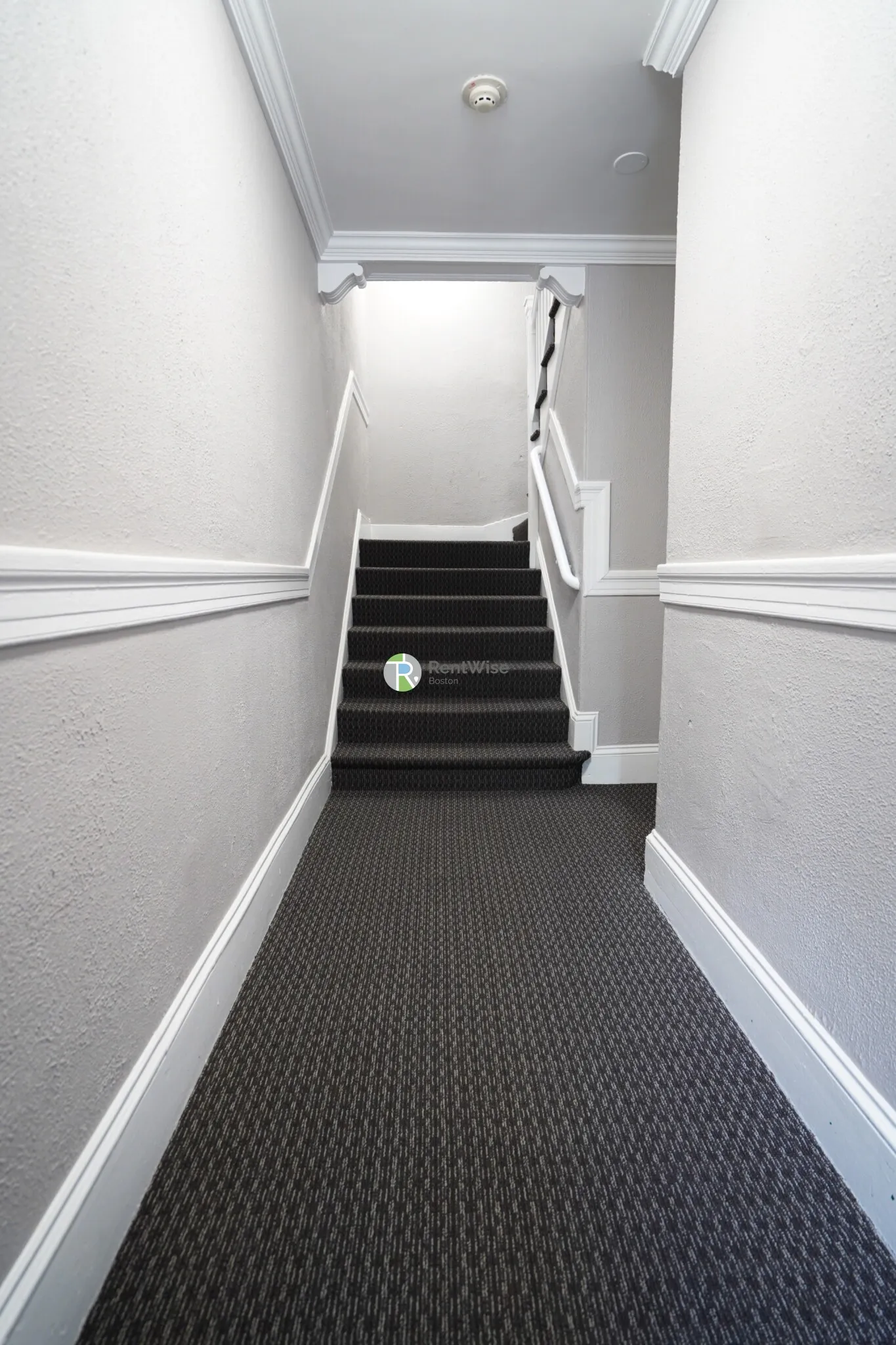 4 bed, 2 bath apartment for rent at 4 Ashford Ct Unit 3, Allston — photo 16 of 17