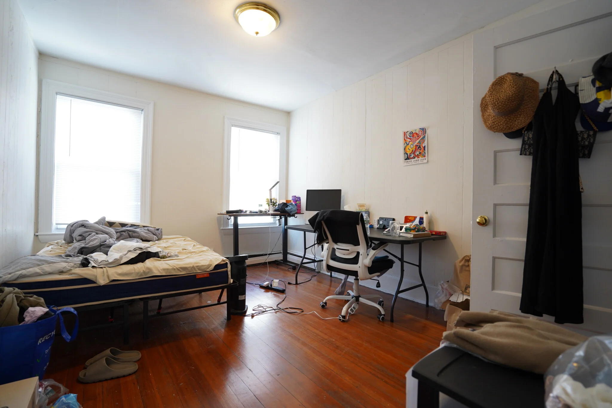 4 bed, 2 bath apartment for rent at 4 Ashford Ct Unit 3, Allston — photo 2 of 17