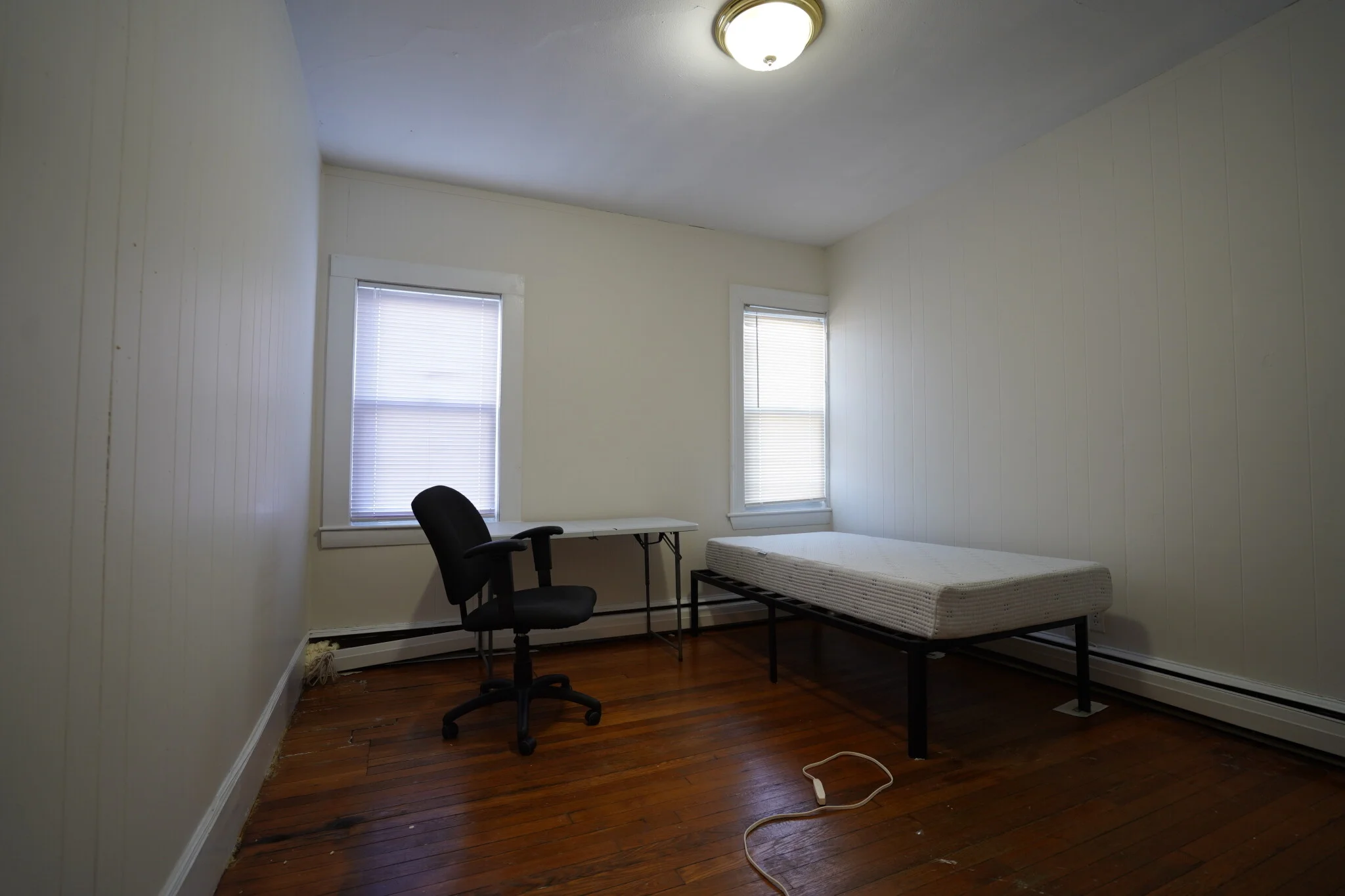 4 bed, 2 bath apartment for rent at 4 Ashford Ct Unit 3, Allston — photo 4 of 17