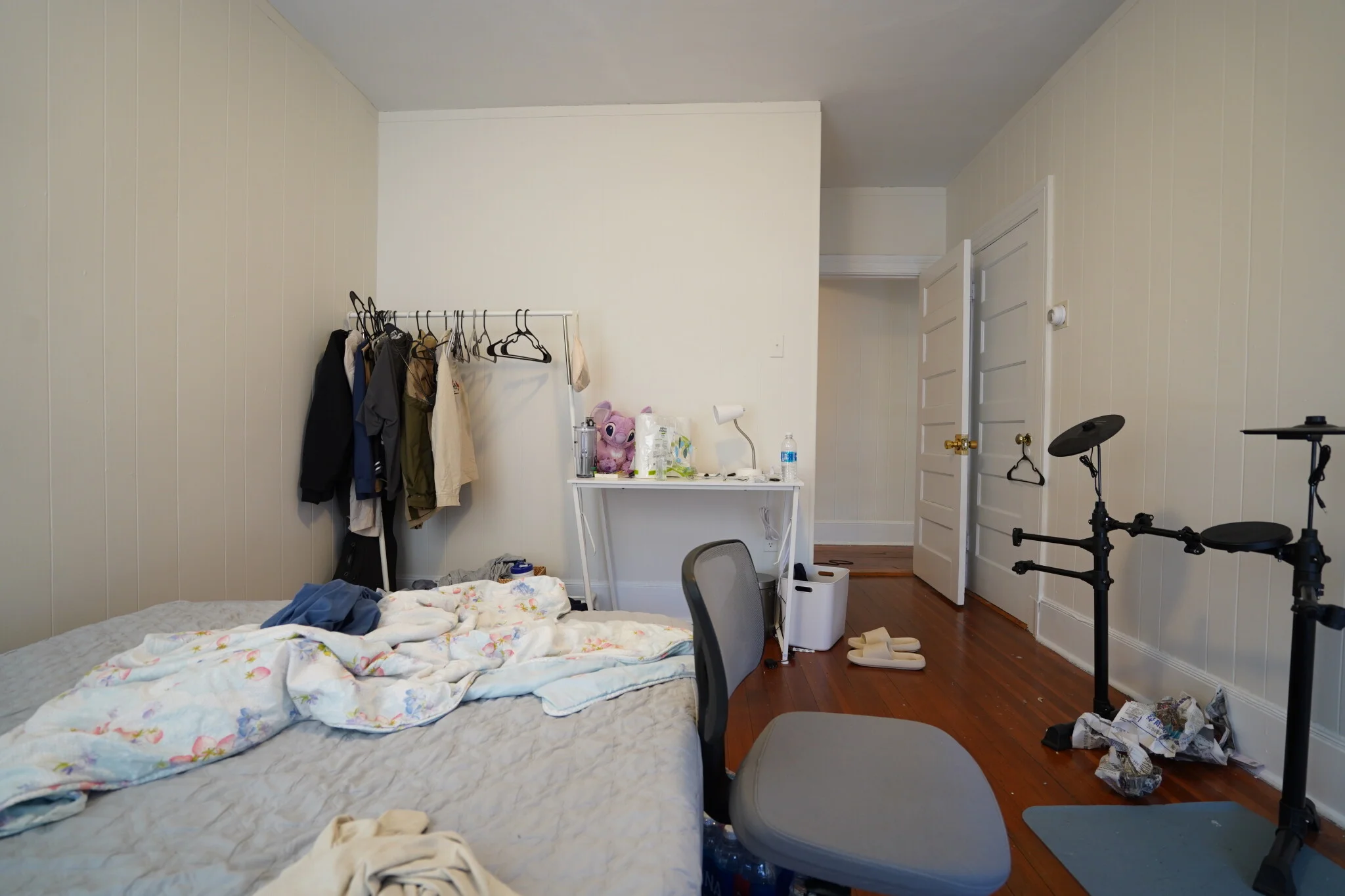 4 bed, 2 bath apartment for rent at 4 Ashford Ct Unit 3, Allston — photo 9 of 17