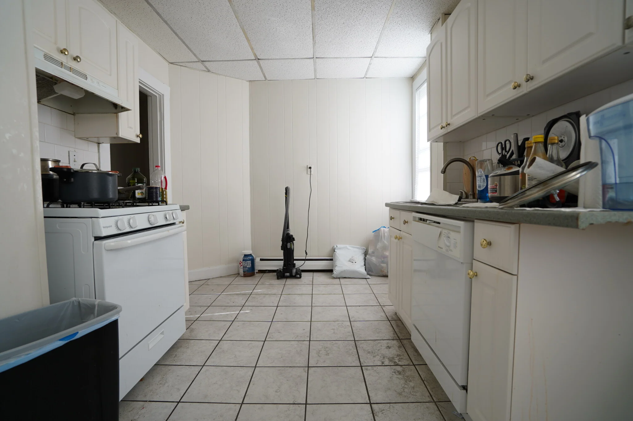 4 bed, 2 bath apartment for rent at 4 Ashford Ct Unit 3, Allston — photo 3 of 17