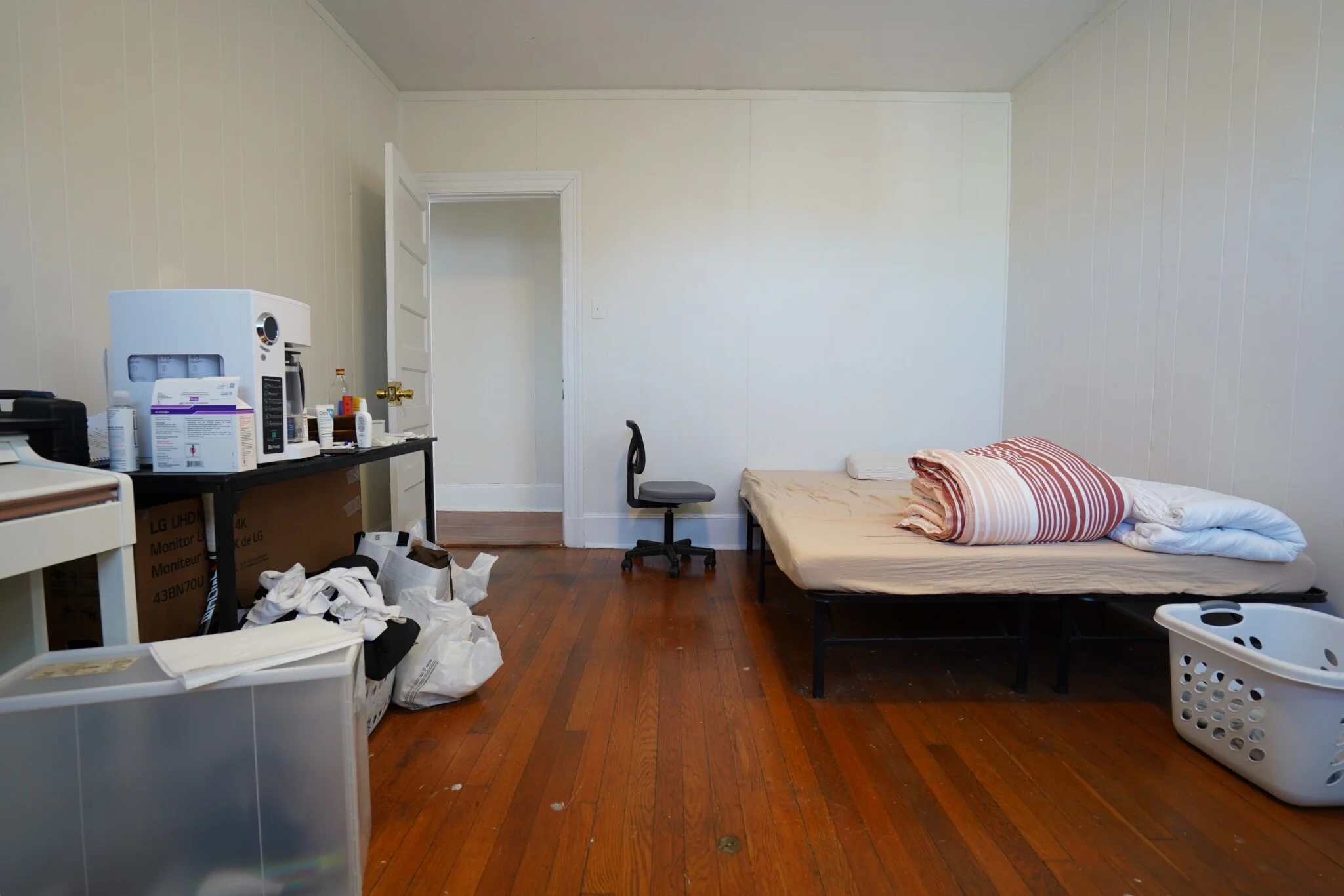 4 bed, 2 bath apartment for rent at 4 Ashford Ct Unit 3, Allston — photo 13 of 17