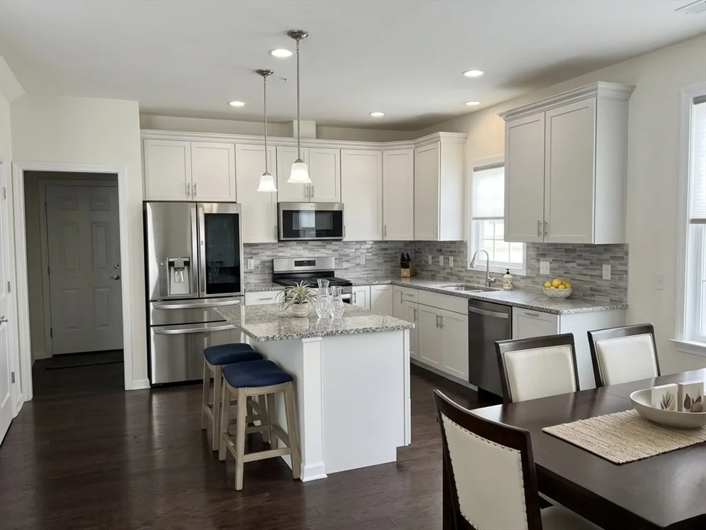 3 bed, 2 bath apartment for rent at 4 Aspen Way, Hopkinton — photo 4 of 25
