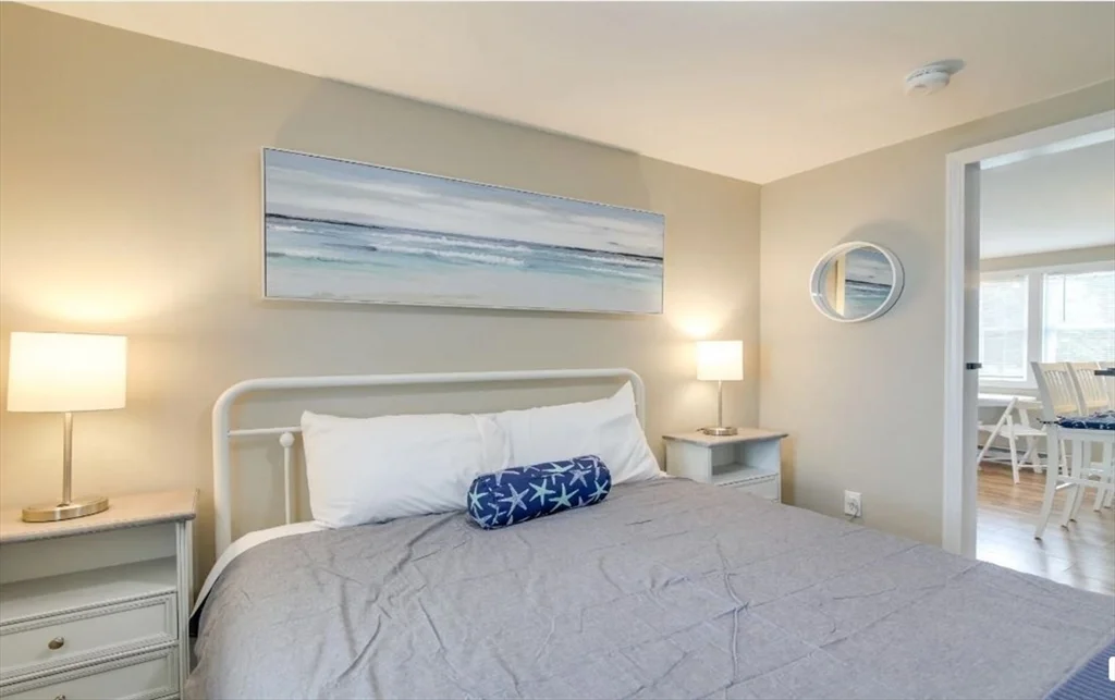 3 bed, 1 bath apartment for rent at 4 Atlantic Ave, Wareham — photo 10 of 25