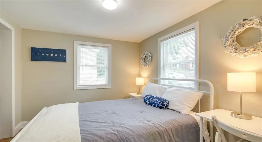 3 bed, 1 bath apartment for rent at 4 Atlantic Ave, Wareham — photo 11 of 25