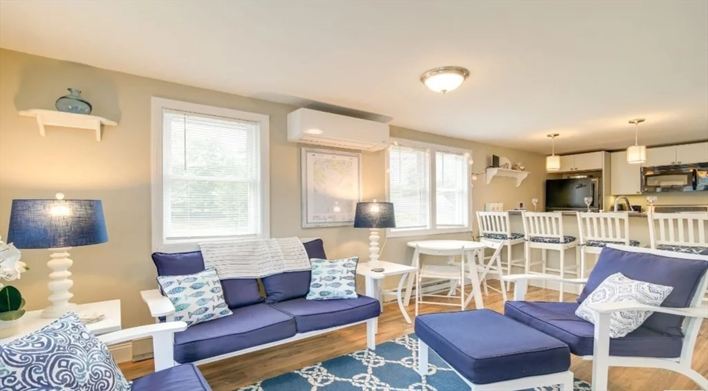 3 bed, 1 bath apartment for rent at 4 Atlantic Ave, Wareham — photo 3 of 25