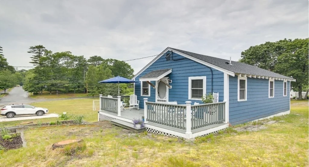 3 bed, 1 bath apartment for rent at 4 Atlantic Ave, Wareham — photo 22 of 25