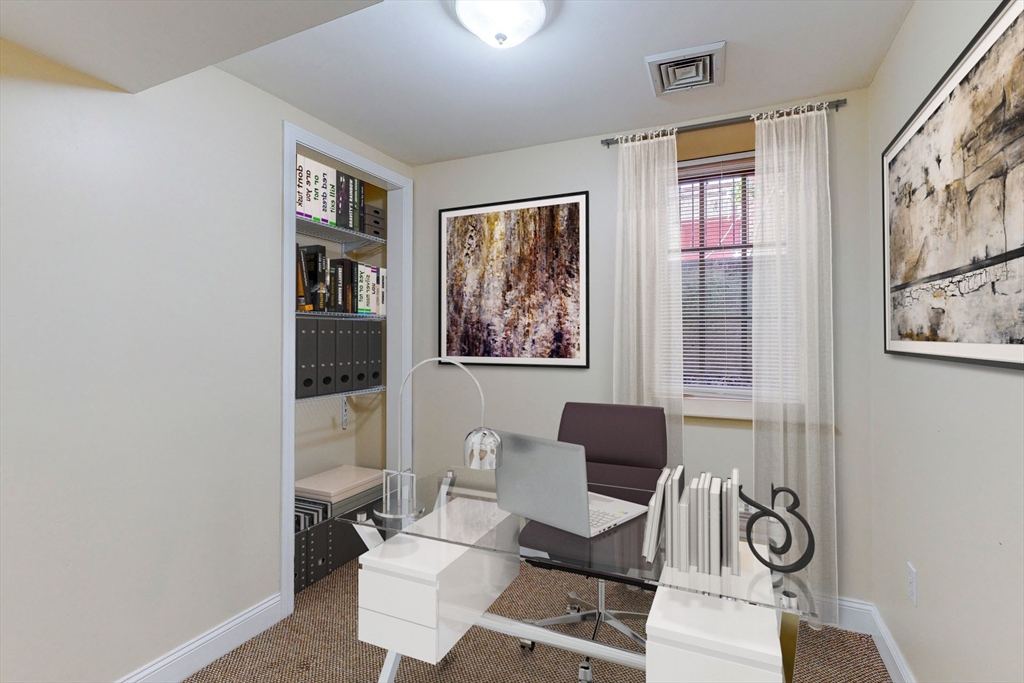 2 bed, 1 bath apartment for rent at 4 Auburn St Unit B, Coolidge Corner — photo 4 of 8