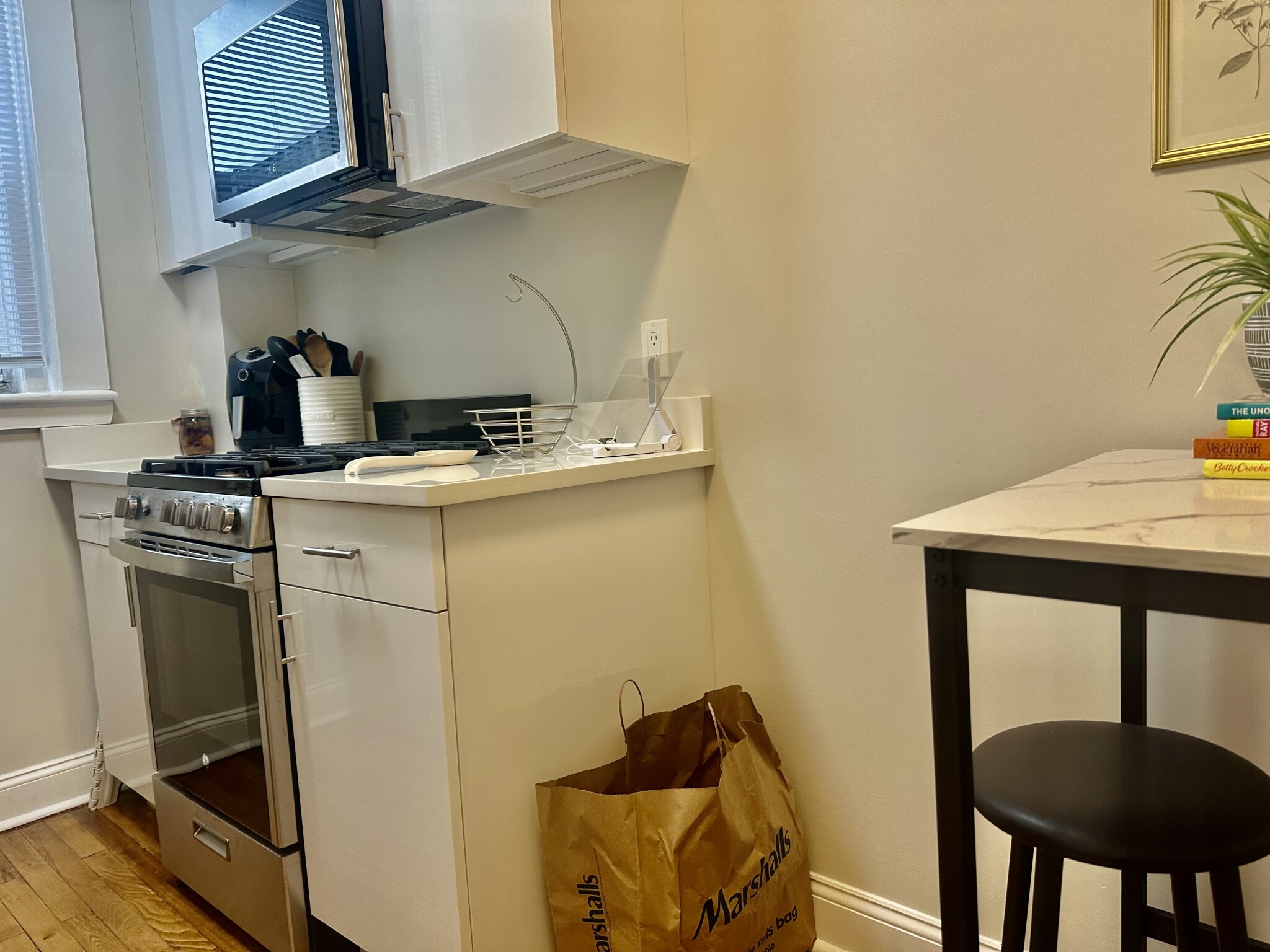 Studio bed, 1 bath apartment for rent at 4 Ayr Rd Unit 42, Brighton — photo 12 of 24