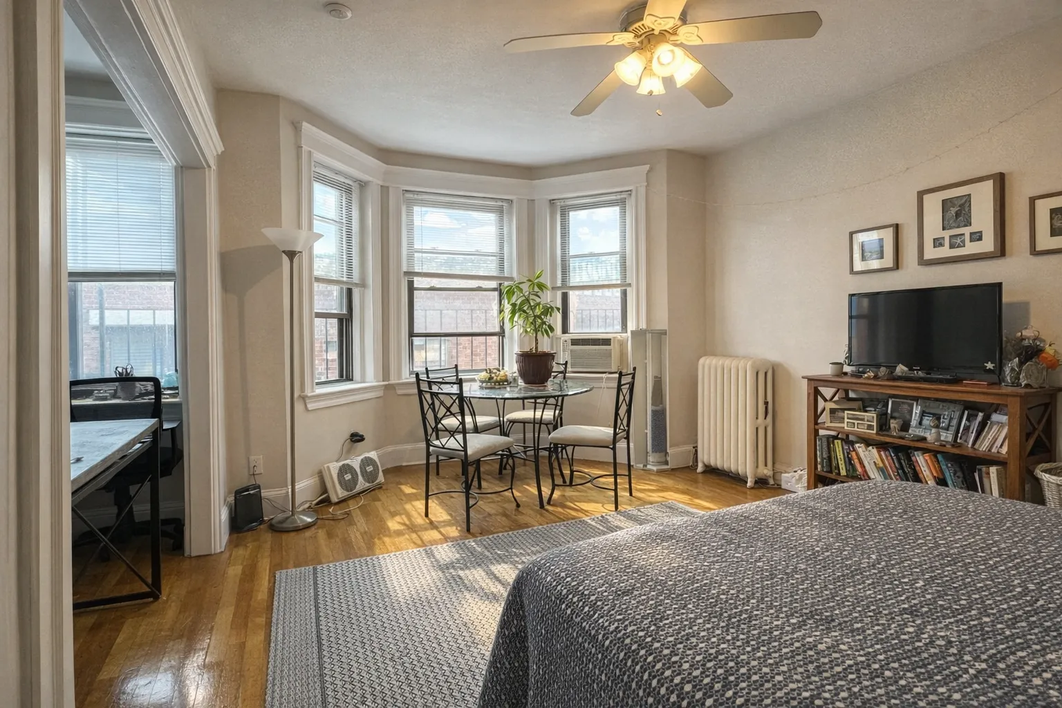 Studio bed, 1 bath apartment for rent at 4 Ayr Rd Unit 43, Brighton — photo 2 of 6