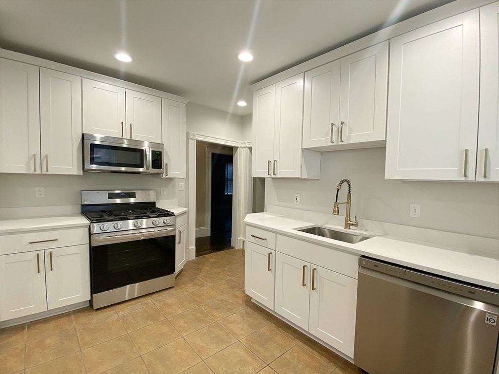 2 bed, 1 bath apartment for rent at 4 Banks St Unit 1, Davis Square