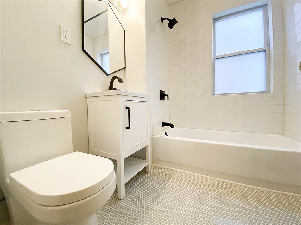 2 bed, 1 bath apartment for rent at 4 Banks St Unit 1, Davis Square — photo 16 of 22