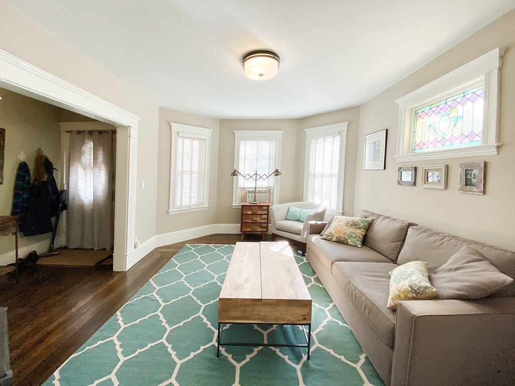 2 bed, 1 bath apartment for rent at 4 Banks St Unit 1, Davis Square — photo 6 of 22