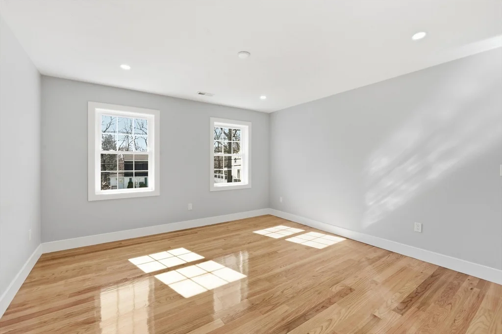 4 bed, 2 bath apartment for rent at 4 Barrows Rd, Worcester — photo 20 of 26