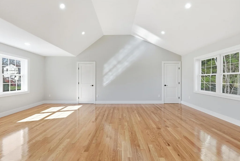 4 bed, 2 bath apartment for rent at 4 Barrows Rd, Worcester — photo 16 of 26