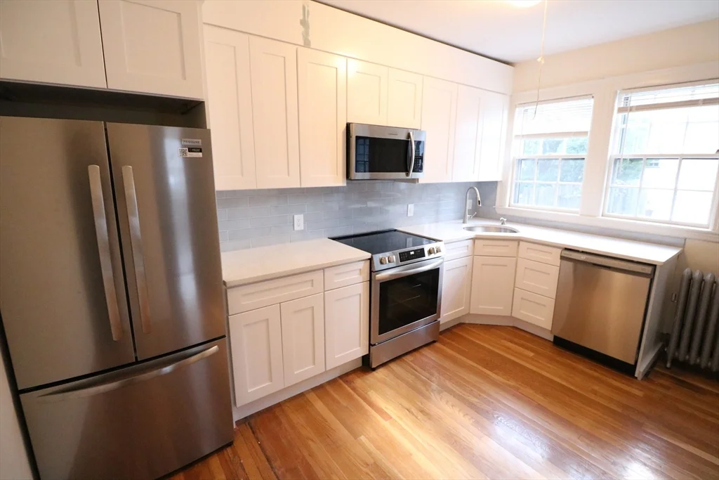 3 bed, 2 bath apartment for rent at 4 Bates St Unit 1, Neighborhood Nine — photo 7 of 24