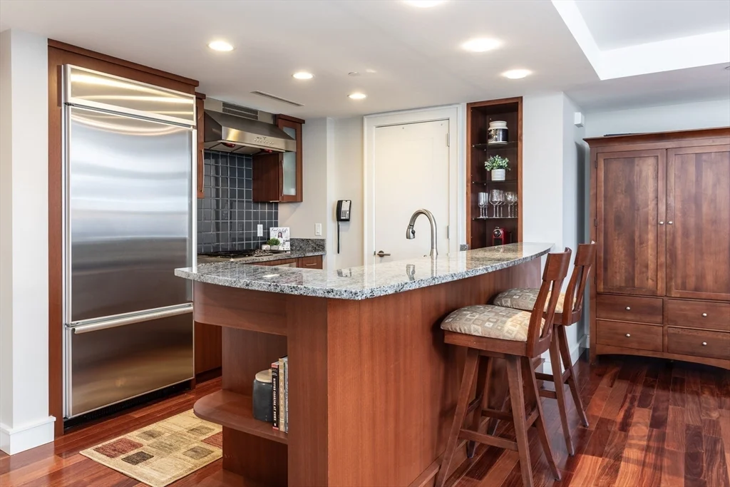 1 bed, 2 bath apartment for rent at 4 Battery Wharf Unit 4301, North End — photo 3 of 25